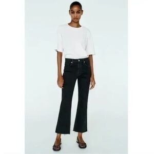 Zara 90s High Rise Crop Flare Leg  Raw Hem Black